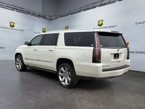 Used 2015 Cadillac Escalade ESV Premium image 3