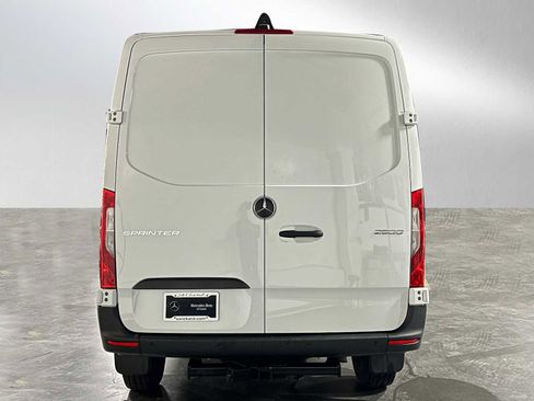 Used 2025 Mercedes-Benz Sprinter 2500 image 4