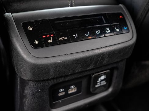Used 2023 Nissan Pathfinder Platinum AWD/4WD image 39