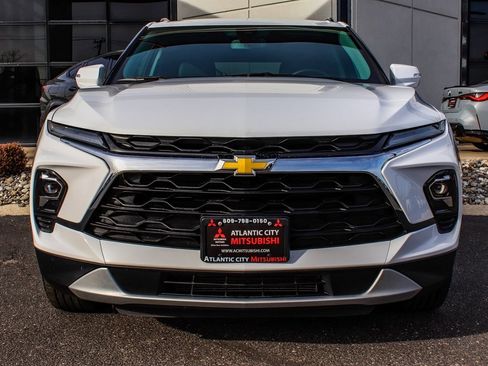 Used 2023 Chevrolet Blazer LT image 2