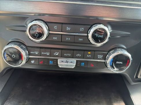 Used 2024 Ford F350 Lariat w/ Lariat Ultimate Package AWD/4WD image 47