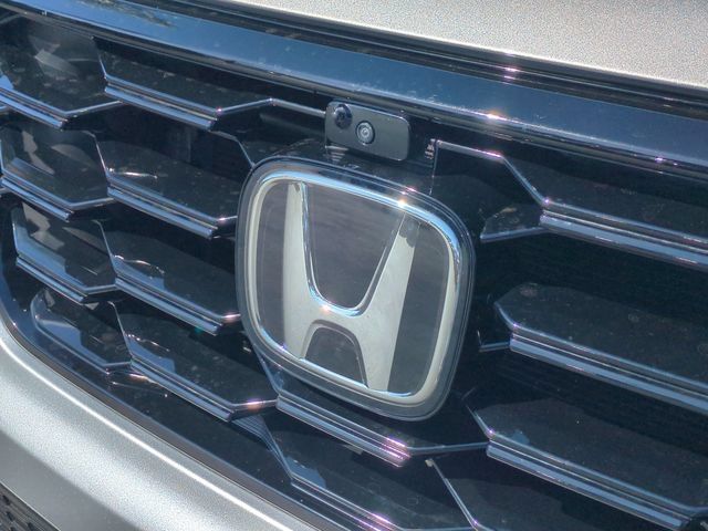 Used 2025 Honda Pilot TrailSport image 10