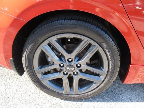 Used 2020 Kia Forte GT-Line w/ GT-Line Premium Package FWD image 10