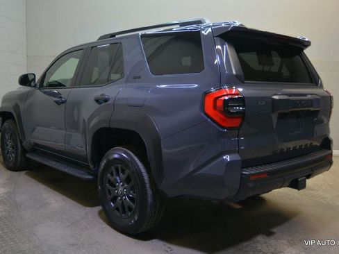 Used 2025 Toyota 4Runner SR5 AWD/4WD image 5