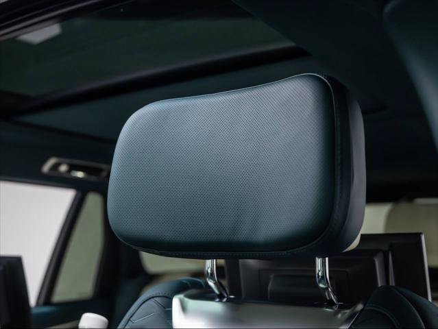 New 2026 Land Rover Range Rover SV AWD/4WD image 15