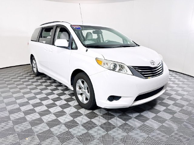Used 2011 Toyota Sienna LE FWD image 1
