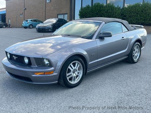 Used 2006 Ford Mustang GT RWD image 3