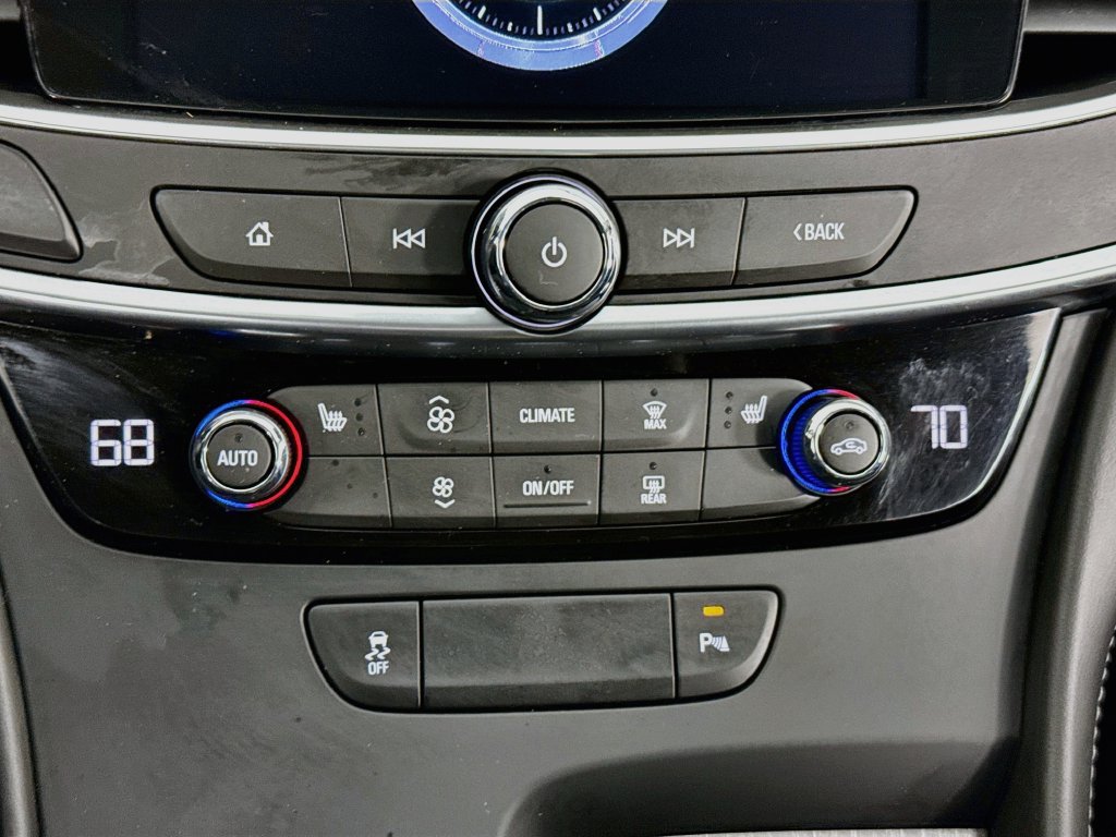 Used 2017 Buick LaCrosse Essence FWD image 17
