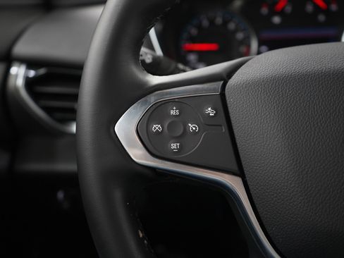 Used 2023 Chevrolet Traverse LT image 29