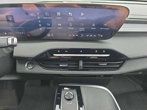 Used 2025 Buick Enclave Sport Touring w/ Power Package FWD image 23