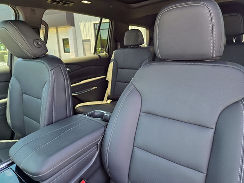 Used 2024 Chevrolet Traverse LT w/ LPO, Floor Liner Package FWD image 23