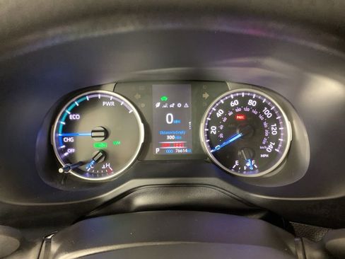 Used 2022 Toyota RAV4 XLE w/ Convenience Package AWD/4WD image 12