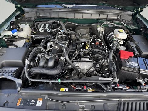 Used 2024 Ford Bronco Outer Banks image 9