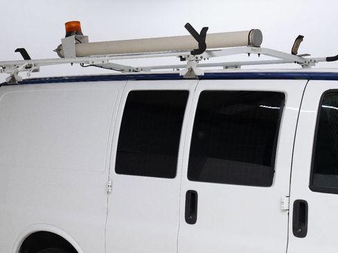 Used 2013 Chevrolet Express 1500 RWD image 17
