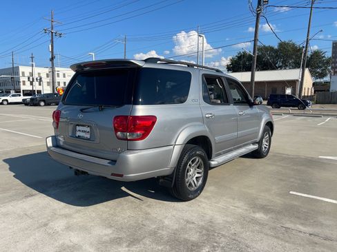 Used 2007 Toyota Sequoia SR5 RWD image 5