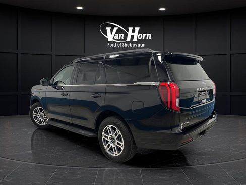 Used 2025 Ford Expedition Active AWD/4WD image 5