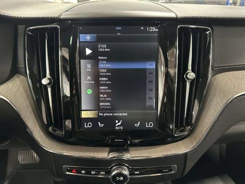 Used 2018 Volvo XC60 T6 Inscription w/ Convenience Package AWD/4WD image 16