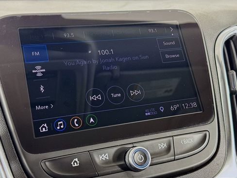 Used 2020 Chevrolet Equinox LT image 14