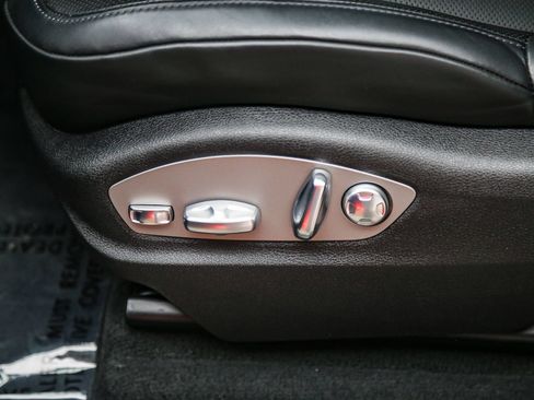 Certified 2025 Porsche Macan AWD/4WD image 25