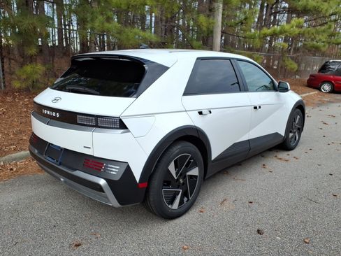 New 2026 Hyundai Ioniq 5 SEL image 3