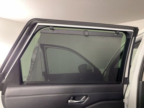 Used 2024 Nissan Pathfinder SL image 44