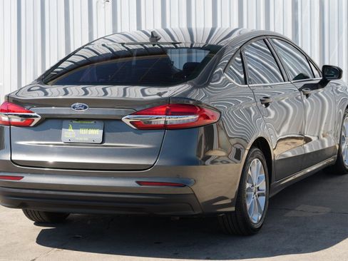 Used 2019 Ford Fusion SE image 44