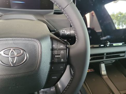 Used 2026 Toyota C-HR AWD/4WD image 16