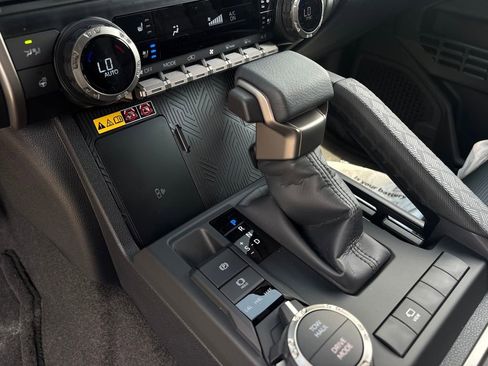 New 2026 Toyota 4Runner Limited AWD/4WD image 16