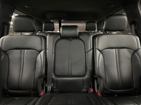 Used 2024 Jeep Wagoneer 2WD image 24