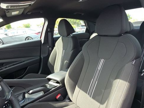 Certified 2025 Hyundai Elantra Sport FWD image 5