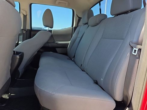 Used 2018 Toyota Tacoma SR w/ SR Convenience Package AWD/4WD image 10