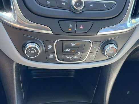 Used 2023 Chevrolet Equinox LS w/ LS Convenience Package image 32