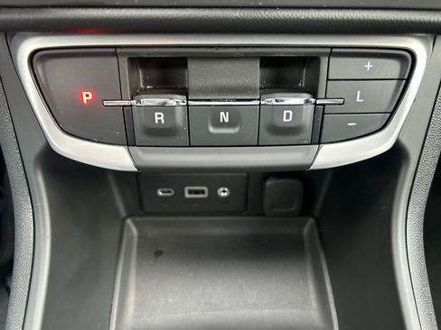 Used 2022 GMC Terrain SLE w/ Driver Convenience Package image 34