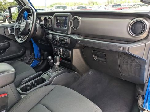 Used 2021 Jeep Gladiator Sport AWD/4WD image 14