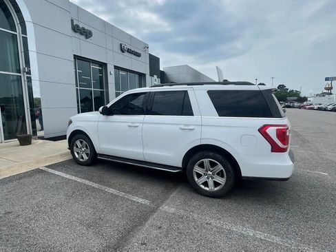 Used 2018 Ford Expedition XLT w/ Equipment Group 202A RWD image 11