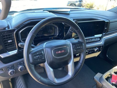 Used 2023 GMC Sierra 1500 SLT image 34