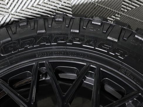 Used 2025 Ford F150 Raptor w/ Equipment Group 803A Raptor R image 50