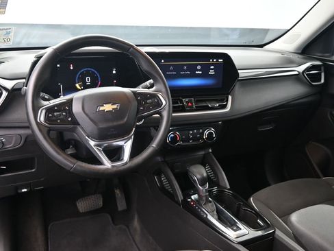 Used 2025 Chevrolet TrailBlazer LT w/ LT Cold Weather Package image 25