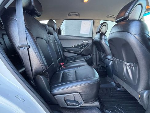 Used 2017 Hyundai Santa Fe SE image 23