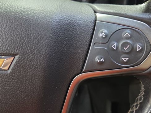 Used 2017 Chevrolet Silverado 1500 LT AWD/4WD image 11
