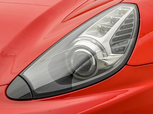 Certified 2010 Ferrari California RWD image 30