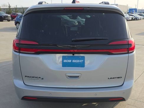 New 2026 Chrysler Pacifica Limited w/ S Appearance Package image 4