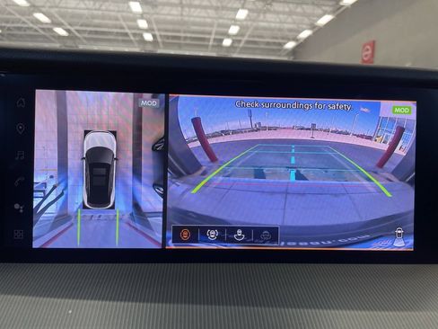 Certified 2025 Nissan Murano SL image 8