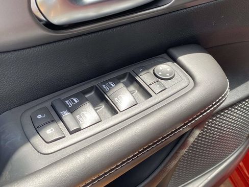 New 2027 Chrysler Pacifica Select FWD image 15