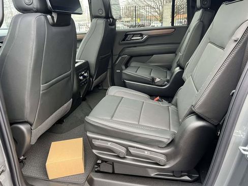 New 2026 GMC Yukon XL Denali w/ Denali Reserve Package image 11