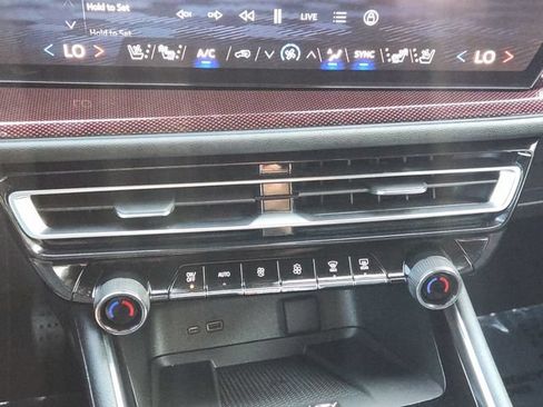 Used 2026 Chevrolet Traverse RS w/ LPO, Floor Liner Package FWD image 23