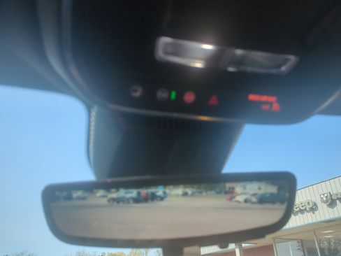 Used 2025 Chevrolet Equinox RS w/ Safety and Technology Package image 26