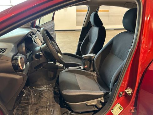 Used 2025 Nissan Versa SV image 25