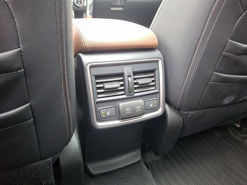 Used 2023 Subaru Forester Touring image 11