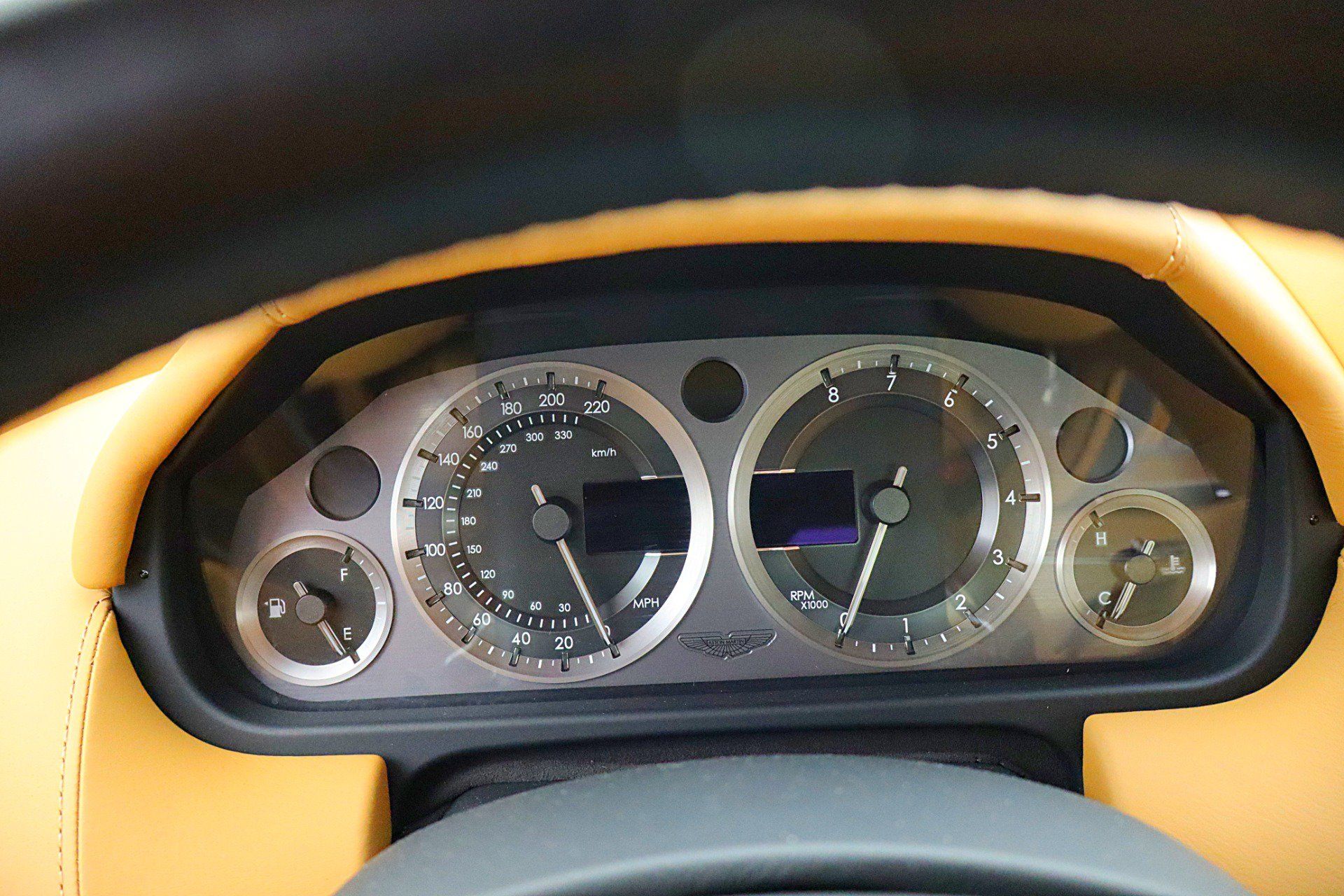 Used 2012 Aston Martin Virage Coupe RWD image 22